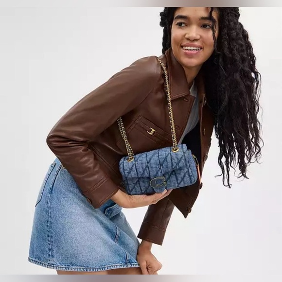 Coach denim tabby 20’ with quilting - Picture 5 of 8